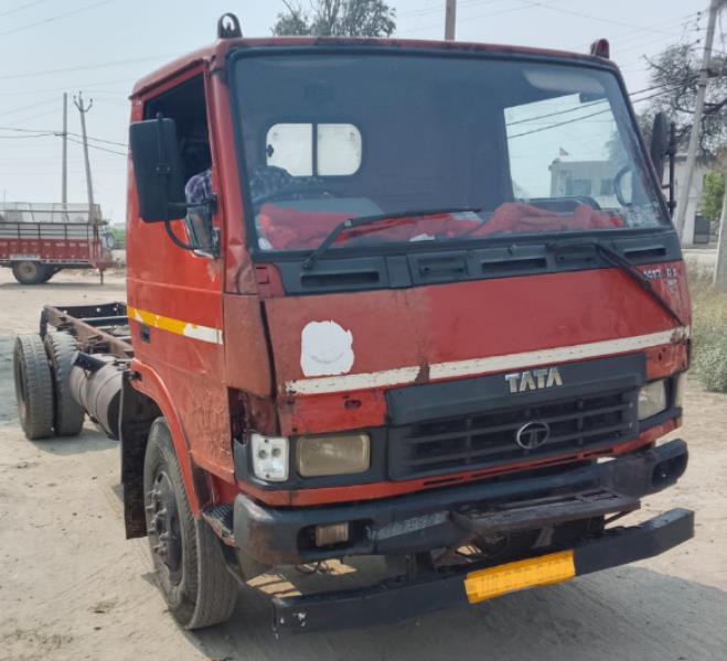 Tata 1412 image 2